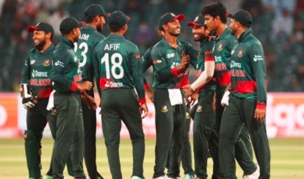 পাকিস্তানের বিপক্ষে বাংলাদেশের একাদশ